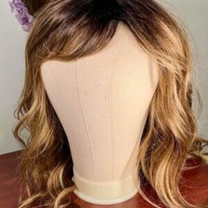 BNWT Chelsey Smith Wig